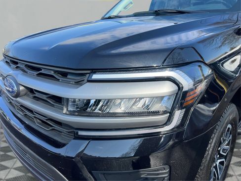 Used 2024 Ford Expedition Max XLT image 23