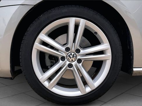 Used 2014 Volkswagen Passat 1.8T SEL Premium image 10