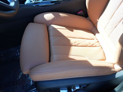 Used 2023 BMW 530e w/ Premium Package image 14