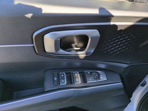 Used 2022 Kia Sorento LX FWD image 14