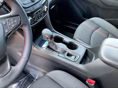 Used 2024 Chevrolet Equinox RS FWD image 16