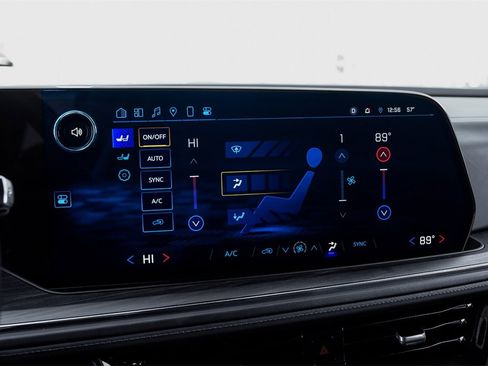 Used 2025 Chevrolet Suburban LS image 28