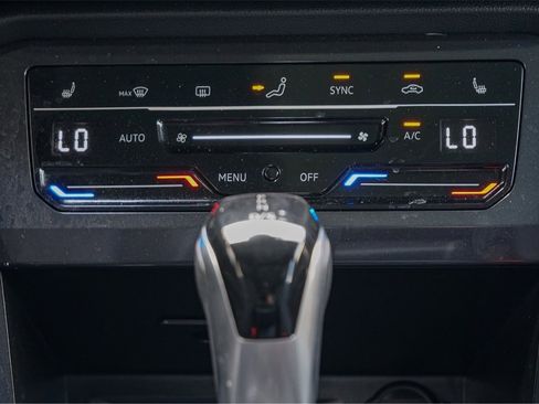 New 2024 Volkswagen Tiguan SE R-Line image 24