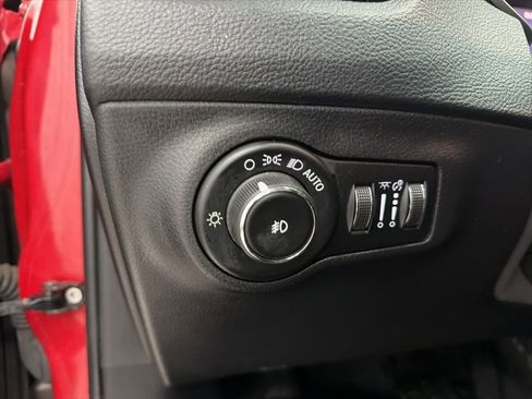 Used 2019 Jeep Compass Limited image 19