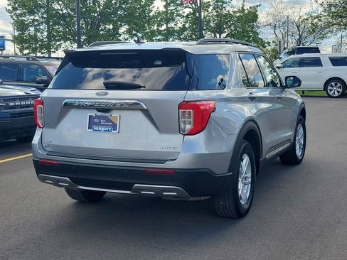 Certified 2021 Ford Explorer XLT w/ Equipment Group 202A AWD/4WD image 4