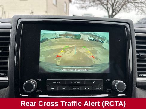 Used 2024 Nissan Frontier SV w/ Technology Package image 18