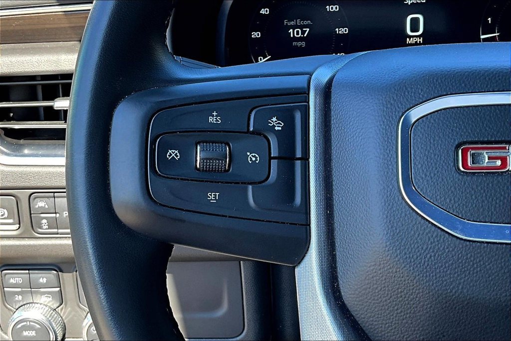 Used 2024 GMC Yukon XL SLE AWD/4WD image 13