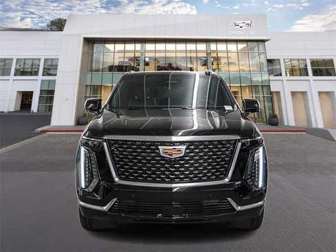 New 2026 Cadillac Escalade Luxury image 2