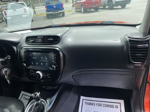 Used 2018 Kia Soul + FWD image 34