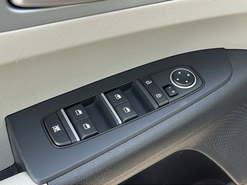 Used 2023 Kia Forte LXS image 24