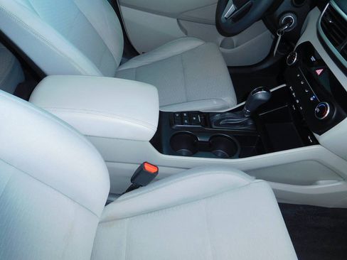 Used 2019 Hyundai Tucson SE AWD/4WD image 15