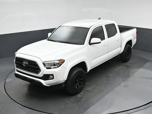 Used 2017 Toyota Tacoma SR5 image 55
