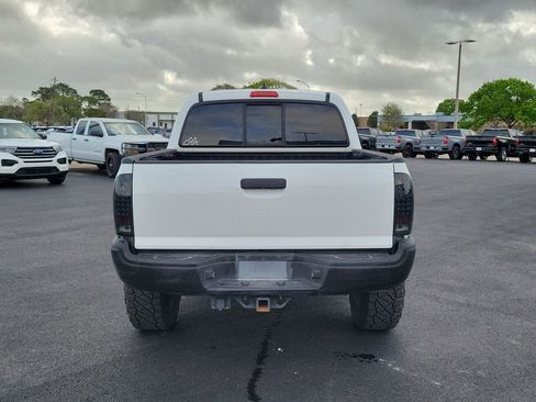 Used 2015 Toyota Tacoma PreRunner w/ SR5 Package image 5