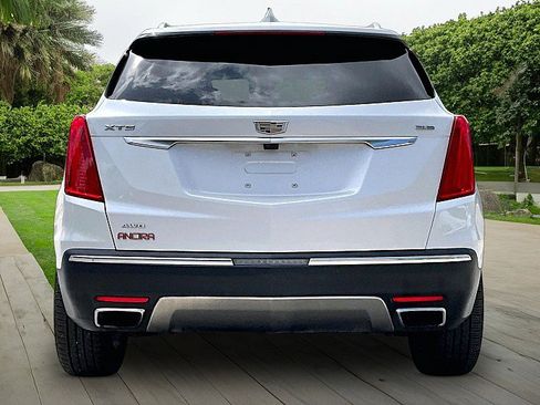 Used 2019 Cadillac XT5 Platinum AWD/4WD image 3