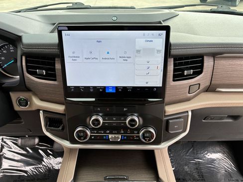 Used 2024 Ford Expedition Limited RWD image 21