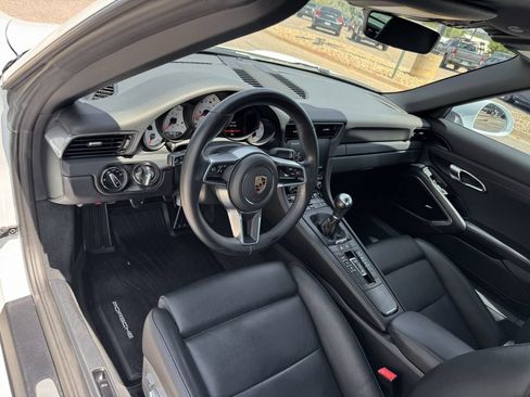 Used 2019 Porsche 911 Targa 4 AWD/4WD image 25