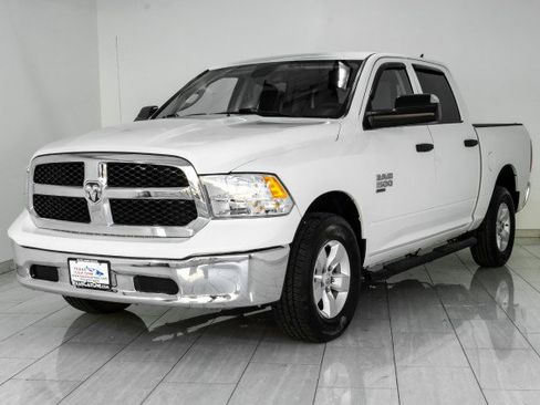 Used 2023 RAM 1500 Classic SLT w/ Trailer & Traction Group image 4