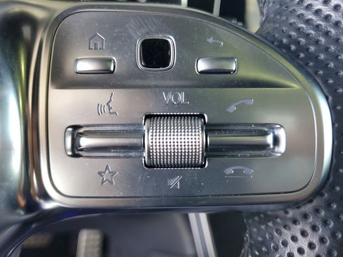 Used 2022 Mercedes-Benz GLC 300 image 24