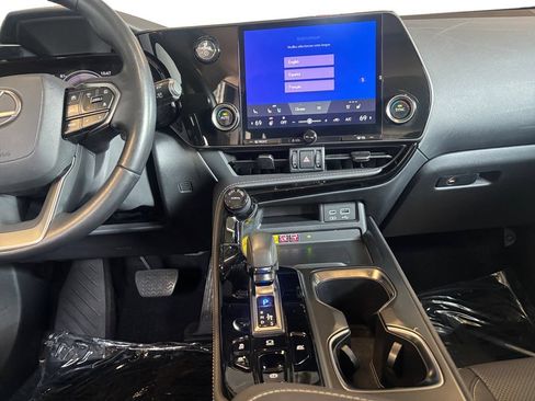 Used 2024 Lexus NX 350h AWD image 12