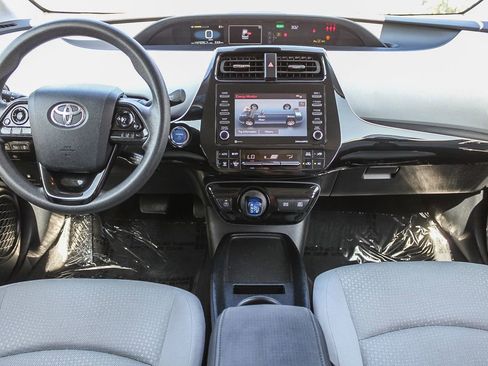 Used 2022 Toyota Prius LE image 16