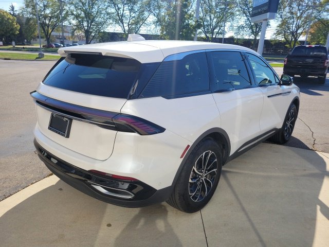 Certified 2024 Lincoln Nautilus Premier AWD/4WD image 11