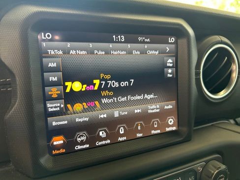 Used 2021 Jeep Gladiator Overland w/ Popular Equipment Package AWD/4WD image 7