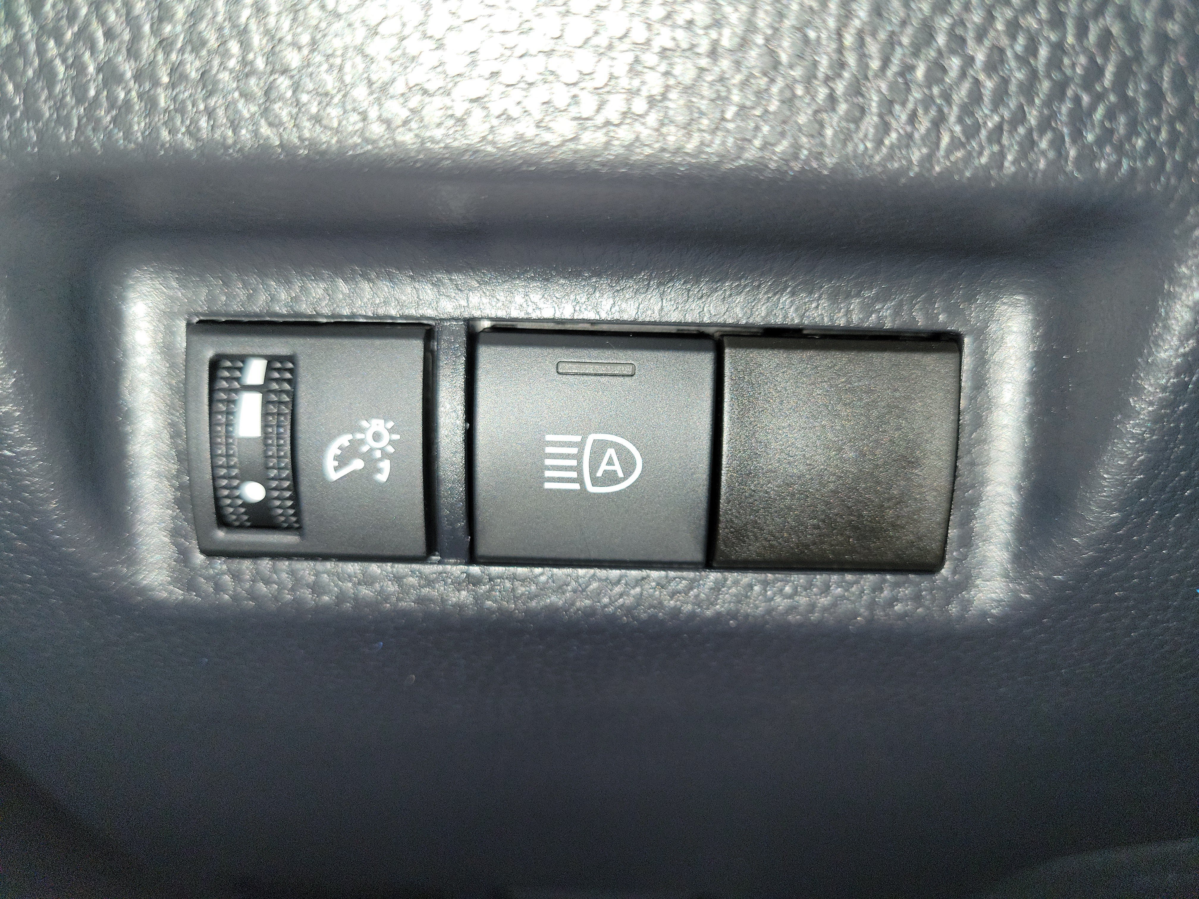 Used 2023 Toyota RAV4 XLE FWD image 28