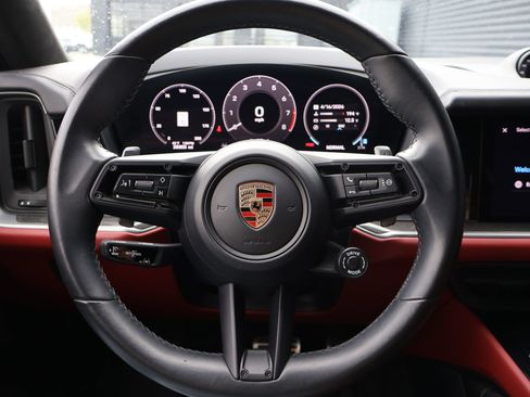 Certified 2024 Porsche Cayenne S AWD/4WD image 16