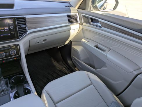 Used 2021 Volkswagen Atlas SEL image 13