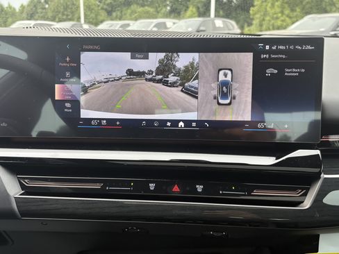 Used 2026 BMW 530i xDrive w/ M Sport Package image 29