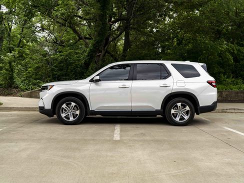 Used 2024 Honda Pilot EX-L image 6