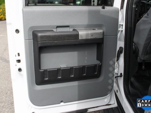 Used 2016 Ford F550 4x4 Crew Cab Super Duty image 31