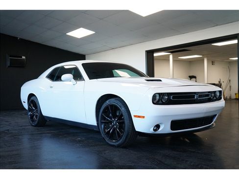 Used 2018 Dodge Challenger SXT Plus RWD image 1
