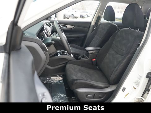 Used 2014 Nissan Rogue SV image 24