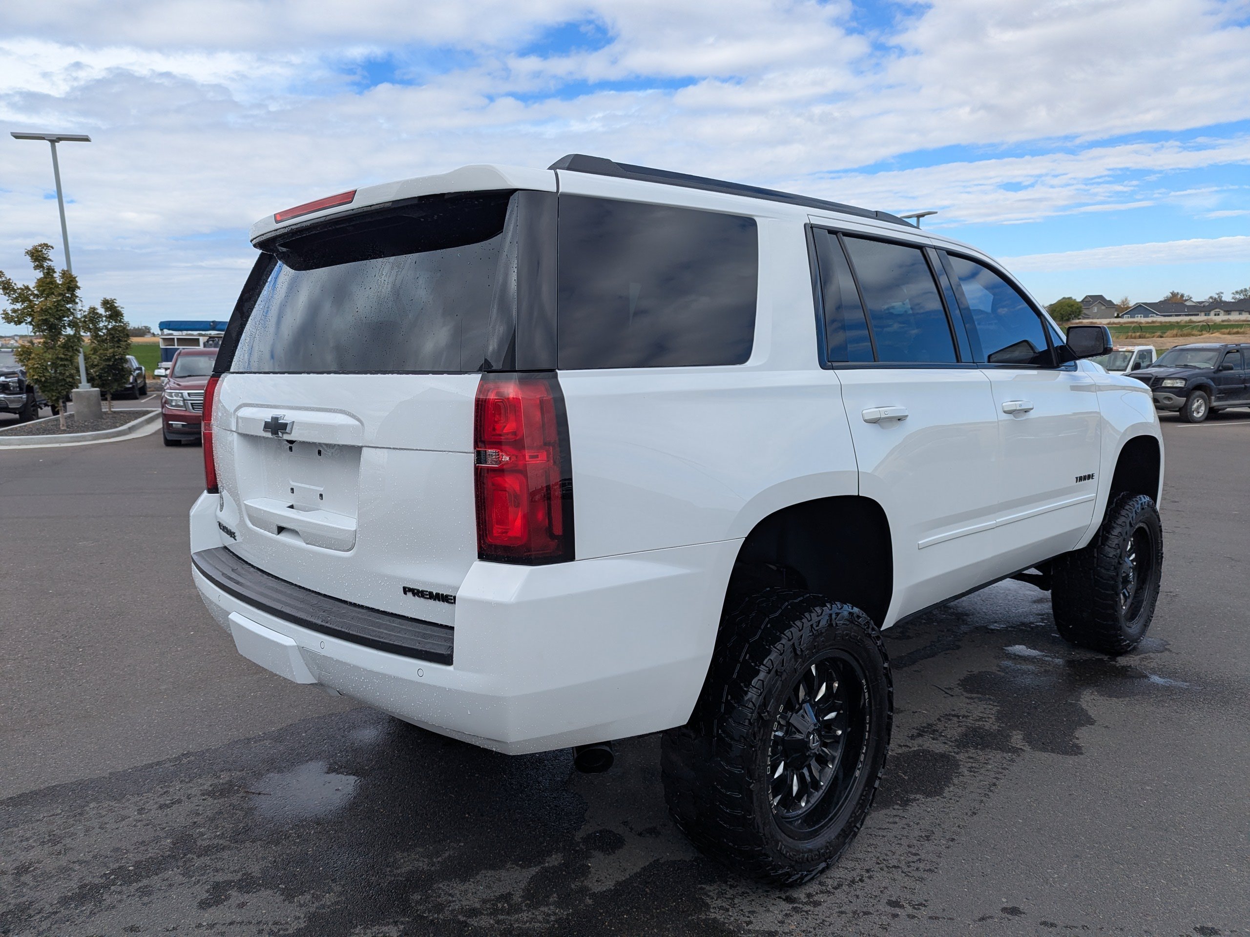 Used 2019 Chevrolet Tahoe Premier w/ RST 6.2L Performance Edition AWD/4WD image 6
