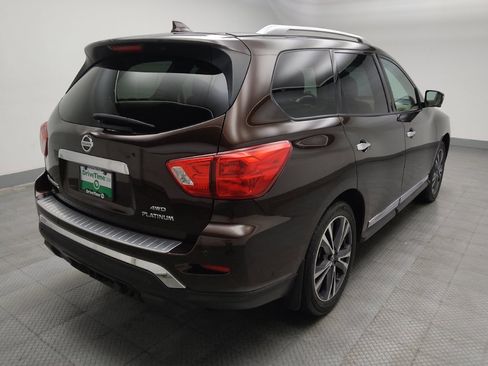 Used 2019 Nissan Pathfinder Platinum image 9