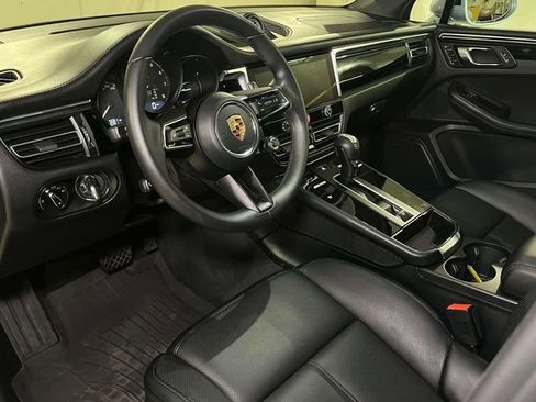 Used 2026 Porsche Macan AWD/4WD image 15