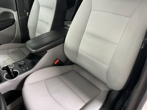 Certified 2022 GMC Terrain SLE w/ Driver Convenience Package image 18