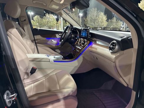 Used 2022 Mercedes-Benz GLC 300 4MATIC image 17