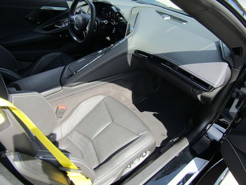 Used 2024 Chevrolet Corvette Z06 w/ Z07 Performance Package RWD image 14
