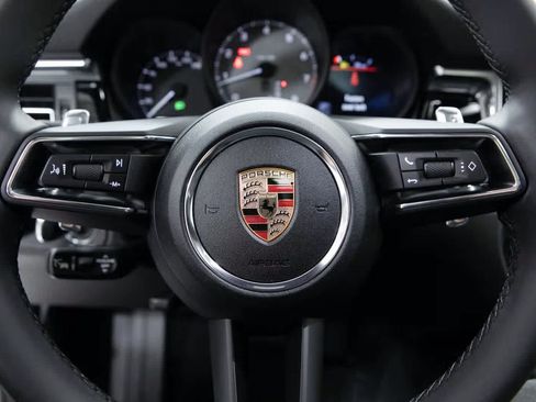 Certified 2025 Porsche Macan S image 14