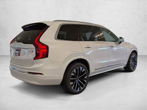 New 2026 Volvo XC90 B6 Ultra image 2