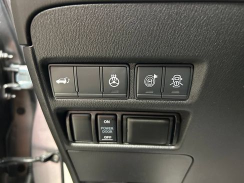 Used 2020 Nissan Armada Platinum w/ Captain's Chairs Package AWD/4WD image 17