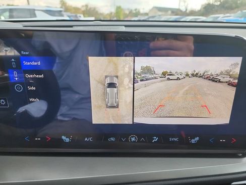 New 2026 Chevrolet Traverse LT w/ Enhanced Driving Package image 27