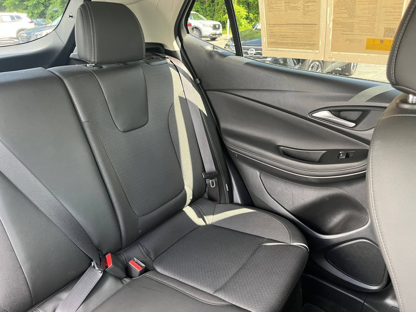 Used 2025 Buick Encore GX Preferred AWD/4WD image 39