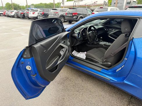 Used 2016 Chevrolet Camaro LT RWD image 13