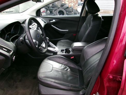 Used 2014 Ford Focus SE w/ Equipment Group 201A image 6