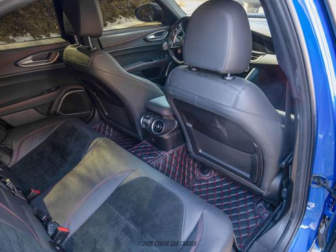 Used 2020 Alfa Romeo Giulia Quadrifoglio w/ Nero Edizione image 31