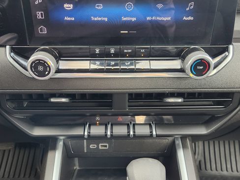 Used 2024 Chevrolet Colorado W/T w/ WT Convenience Package II AWD/4WD image 20
