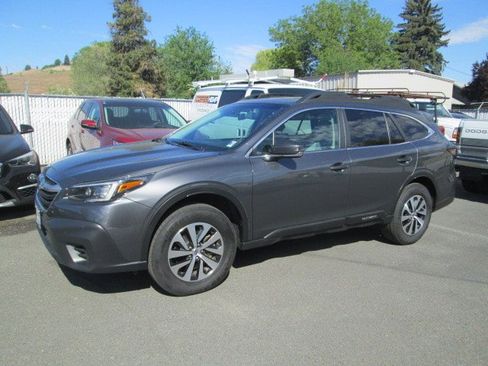 Used 2022 Subaru Outback Premium AWD/4WD image 1